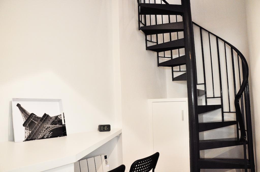 Duplex De Charme Au Coeur De Montmartre Apartment Paris Room photo